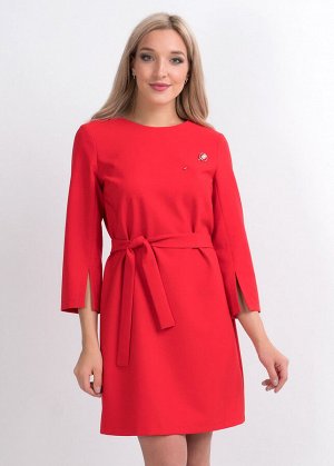 Платье Состав: 91% ПЭ, 9% Эластан;
 Цвет: красный;
 
Яркое женское платье прямого силуэта с втачным рукавом 3/4. Изделие выполнено из красного габардина. В тренде - разрезы по внутренней части рукава