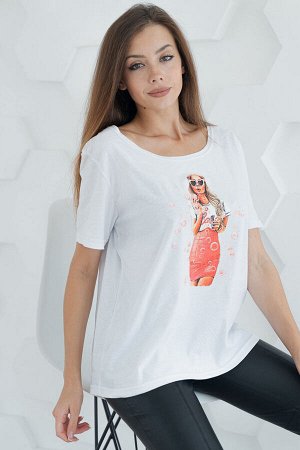 Футболка. Цвет: Белый