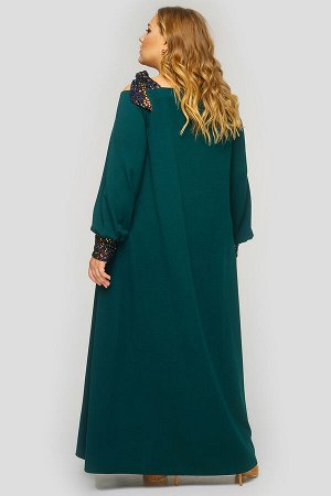 Платье длинное из зеленого крепа, отделка пайетки.