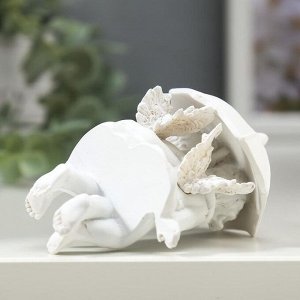 Фигурка полистоун «Белоснежные ангелочки под зонтом», 9x4.7x5.5 см, МИКС