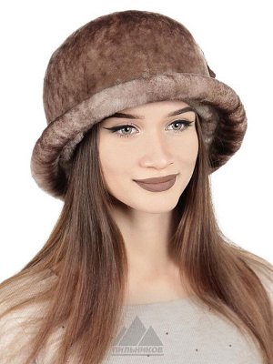 ШляпаАида Цвета Капучино,Бежевый Шляпа «Аида» - это женский головной убор, который сшит из натурального меха мутона. Зимняя шляпа имеет правильную симметричную форму, а ее глубокая посадка обеспечит В