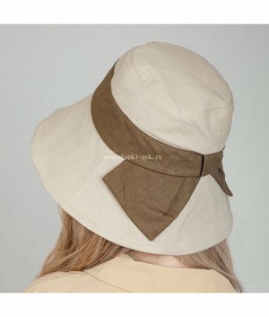2010 Шляпа Тип изделия: Шляпа
Размер: 56-58
Состав: 100% хлопок
Подклад: 100% хлопок