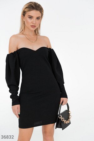 Черное облегающее платье-мини