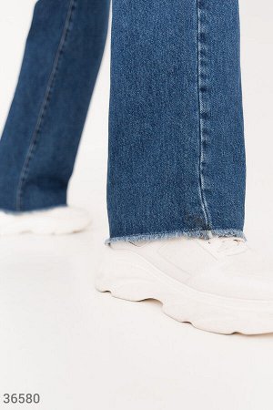 Стильные широкие джинсы