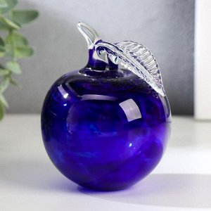 Сувенир стекло в стеклокрошку "Яблоко синий" h 90 мм