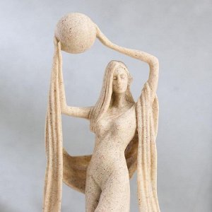 Сувенир полистоун "Девушка с шаром" песочный цвет 27х12,5х8,2 см