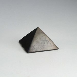 Пирамида из шунгита "Иероглиф", полированная, 5 см. микс