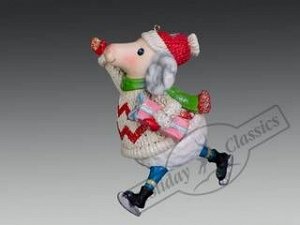 Баран в шапке и свитере на коньках, 7,5х8х10 см