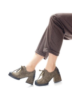 Ботильоны Страна производитель: Китай
Размер женской обуви x: 35
Полнота обуви: Тип «F» или «Fx»
Вид обуви: Ботильоны
Сезон: Весна/осень
Материал верха: Замша
Материал подкладки: Натуральная кожа
Кабл