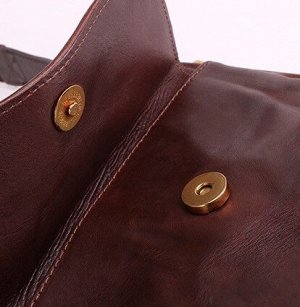 Boyan Многофункциональная мужская сумка из натуральной кожи округлой формы с  вместительным отделением закрытым на молнию. Внутри вместительное отделение для наличных денег и мобильного телефона. Впер