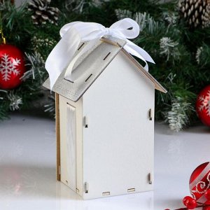 Коробка деревянная, 13.5x11.5x21 см "Новогодняя. Домик", подарочная упаковка, белый