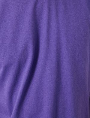 футболка Материал: %100 Хлопок Параметры модели: рост: 188 cm, грудь: 93, талия: 81, бедра: 93 Надет размер: L