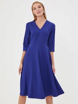 Платье длины миди синее с V-образным вырезом