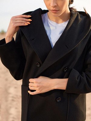 Пальто черное с накладными карманами