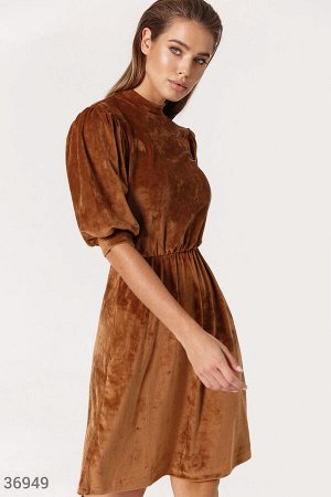 Мягкое платье шоколадного оттенка
