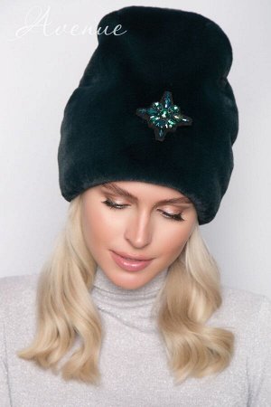 Шапка Колпак Sochi – Удлинённая молодёжная шапка формы «колпак». Лобная часть украшена декоративным элементом ручной работы.