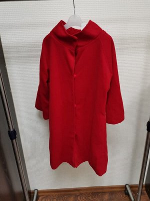 Пальто красное