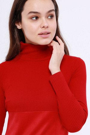Платье. Цвет: красный