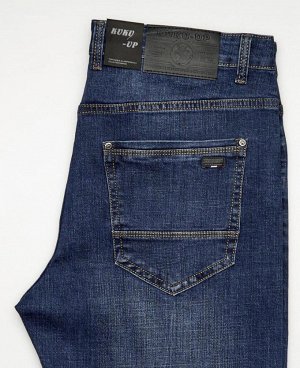 Джинсы KKU 9045
Классические мужские джинсы прямого кроя с застежкой на молнию и пуговицу. Изготовлены из качественной джинсовой ткани, правильные лекала - комфортная посадка на фигуре, хорошее качест