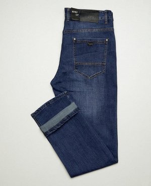Джинсы KKU 9040
Классические мужские джинсы прямого кроя с застежкой на молнию и пуговицу. Изготовлены из качественной джинсовой ткани, правильные лекала - комфортная посадка на фигуре, хорошее качест
