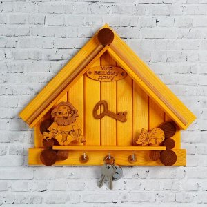 Ключница деревянная "Домик с домовым", 30 х 25 см