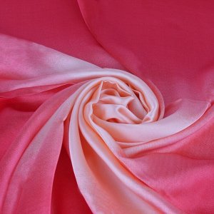 Платок 2-3 Стильный женственный платок из шелка. Эта модель отлично подойдет к любому цвету Вашей одежды благодаря мягкому переходу разных тонов. Платок сегодня - это аксессуар, благодаря которому Вы 