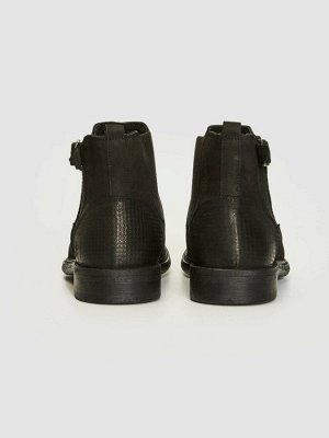 Ботинки Тип товара: Ботинки
Ткань: Кожа
Событие: Выходные
РАЗМЕР: 40, 41, 42, 43, 44, 45
ЦВЕТ: Black
СОСТАВ: Верхние материалы: Натуральная кожа