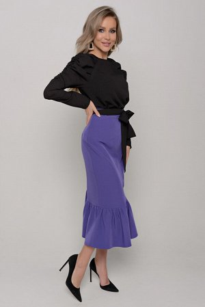 Блуза Длина блузы измеряется по спинке от основания шеи до низа изделия

и для всех предлагаемых размеров (42 - 52) составляет 61 см.
Ткань: блузочная, плательная. Мягкая, тонкая, приятная на ощупь, с