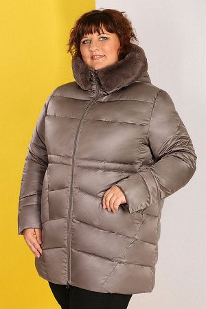 Куртка зимняя женская с мехом на капюшоне