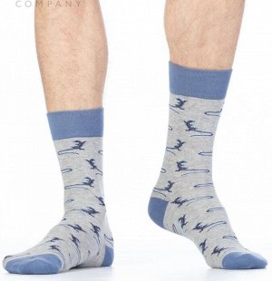 Носки Мужские фантазийные носки из хлопка с эластаном, с контрастным дизайном резинки, мыска и пятки. По всей длине модели размещен разноцветный рисунок "ящерки".

Состав:
Хлопок 65%, Полиамид 32%, Эл