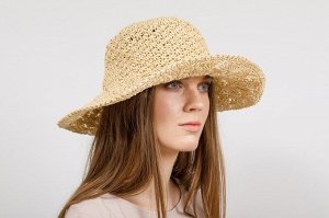Летняя шляпка с ажурным плетением коричневого цвета