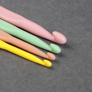 Набор крючков для вязания, d = 2,5-10 мм, 15 см, 9 шт, цвет МИКС