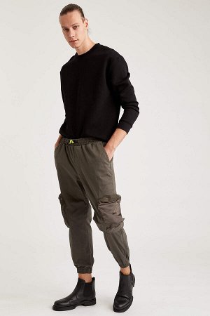 брюки Размеры модели: рост: 1,92 грудь: 96 талия: 80 бедра: 95 Надет размер: 36  Хлопок 98%,Elastan 2%