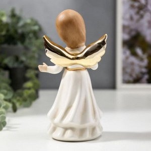 Сувенир керамика "Ангел-девочка с золотыми крыльями, с сердцем в руке" 16,2х6,5х9 см