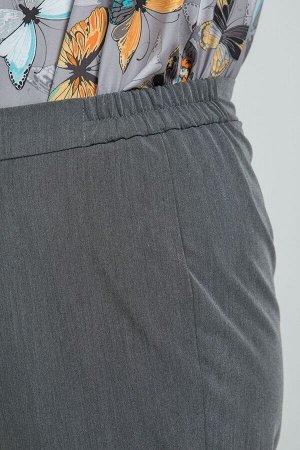 Брюки Классические прямые брюки укороченные, со стрелками  из костюмной ткани "Барби"отлично дополнят ваш гардероб. Брюки с высокой посадкой, на комбинированном поясе, с застежкой на тесьму - молнию и