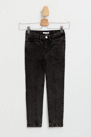 джинсы Размеры модели: рост: 1,3 Надет размер: 7/8  Эластан2%,Хлопок 98%