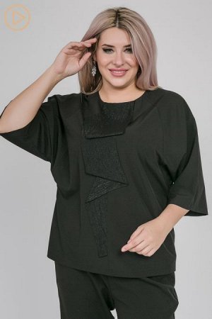 Блузка Цвет:
черный
Состав:
95%Полиэстер 5%Спандекс
Длина изделия:
64 см
Размер модели:
54
Рост модели:
174 см
Нарядная блуза прямого силуэта из ткани «ниагара» однотонной расцветки. Круглый вырез гор