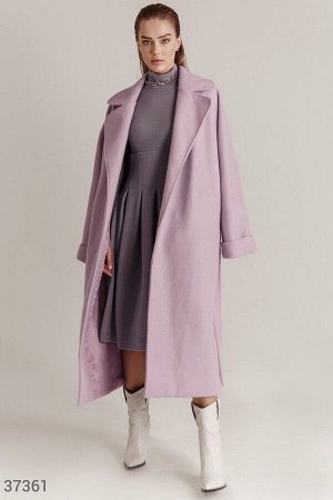 Женственное пальто лавандового оттенка
