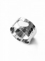 Серебряное широкое битое кольцо &quot;Сердце&quot;, арт. 10497