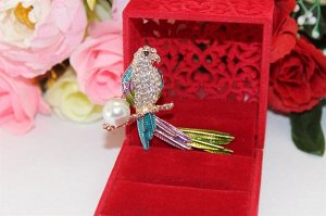 Брошь из Дубайского золота "Радужный попугай"