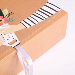 Коробка складная подарочная «Любимой маме», 31 × 24,5 × 9 см