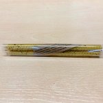 Свеча из вощины цвет (натуральный) набор 3 свечи с травой КРАПИВА 21*1,1 см (более 1,5 часов)