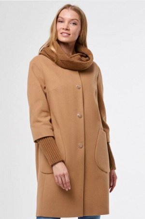 Женское текстильное пальто с отделкой из трикотажа