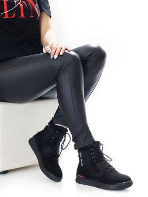 Ботинки Страна производитель: Китай
Размер женской обуви x: 37
Полнота обуви: Тип «F» или «Fx»
Вид обуви: Ботинки
Сезон: Весна/осень
Материал верха: Замша
Материал подкладки: Текстиль
Материал подошвы