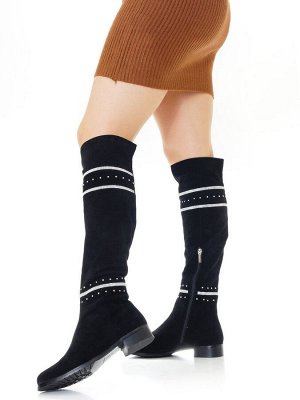Сапоги Страна производитель: Китай
Вид обуви: Сапоги
Сезон: Зима
Размер женской обуви x: 35
Полнота обуви: Тип «F» или «Fx»
Цвет: Черный
Материал верха: Замша
Материал подкладки: Натуральный мех
Форма