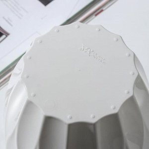 Кашпо со вставкой Plast-Avenue «Флюте»,1,9 л, цвет белый