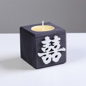 Свеча в деревянном подсвечнике "Куб, Иероглифы. Счастье", эбен, аромат манго