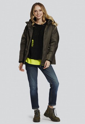 2117 охра Утепленная куртка Дао от российского производителя D’imma Fashion Studio. Оригинальная декоративная вышивка на полочке, удобный капюшон на кулиске, пояс в комплекте. Широкий размерный ряд, в