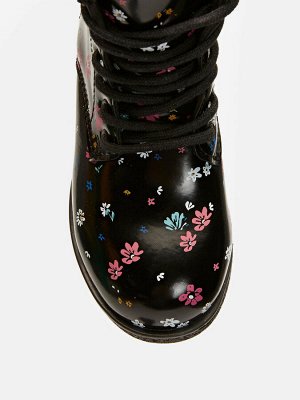 Ботинки Тип товара: Ботинки
Способ закрытия обуви: Шнуровка и молния
Подошва с подсветкой: Без светодиода
РАЗМЕР: 26, 27, 28, 29, 31
ЦВЕТ: Black Printed
СОСТАВ: Верхние материалы: %0 Другой материал (