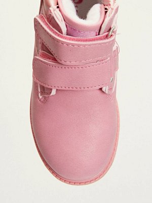 Ботинки Подошва с подсветкой: Без светодиода
Способ закрытия обуви: Липучка
Тип товара: Ботинки
РАЗМЕР: 25
ЦВЕТ: Sweet Pink
СОСТАВ: Верхние материалы: %0 Другой материал (полиуретан)